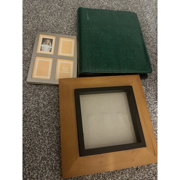 Lot Of 2 Picture Frames (5x6.5 And 8.25x8.25) And A Green Leather Photo Album - Picture 1 of 11